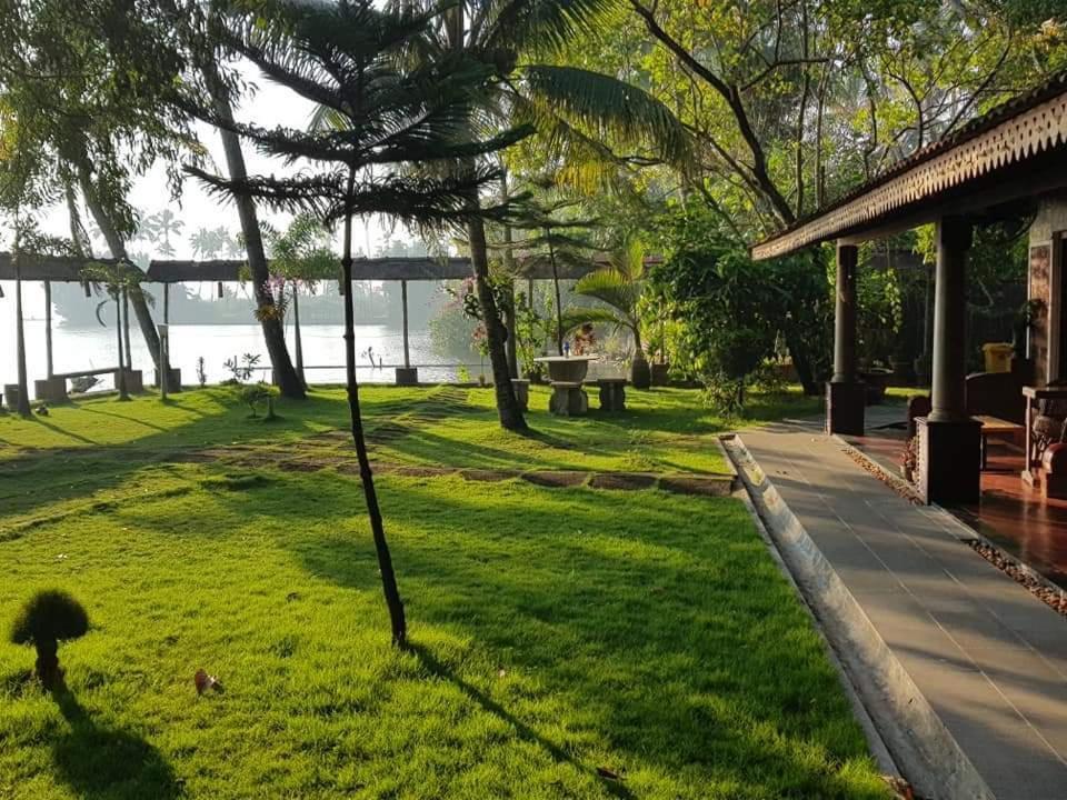 Ambadis Villas Kodungallūr Kültér fotó